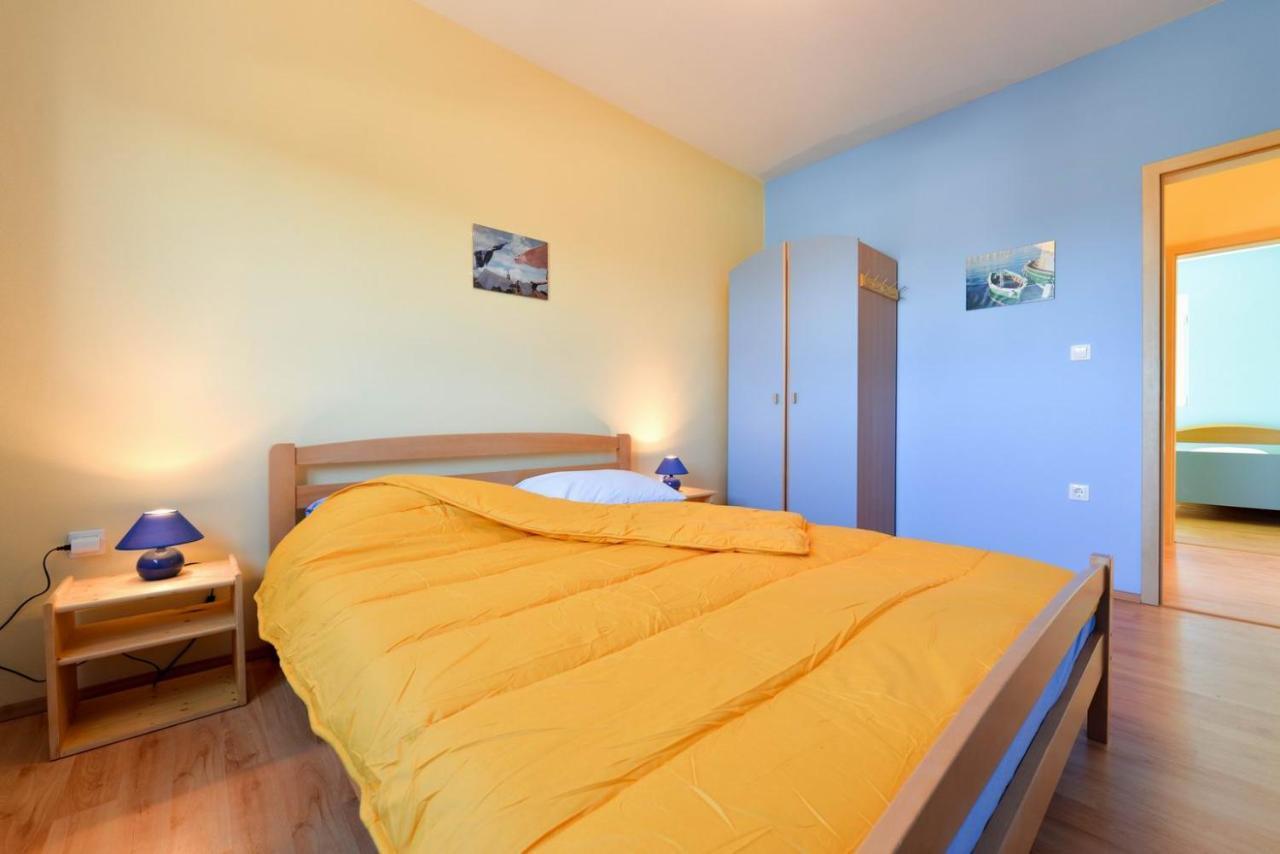 Paklina Apartments Starigrad Exterior photo