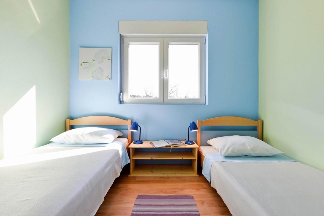 Paklina Apartments Starigrad Exterior photo