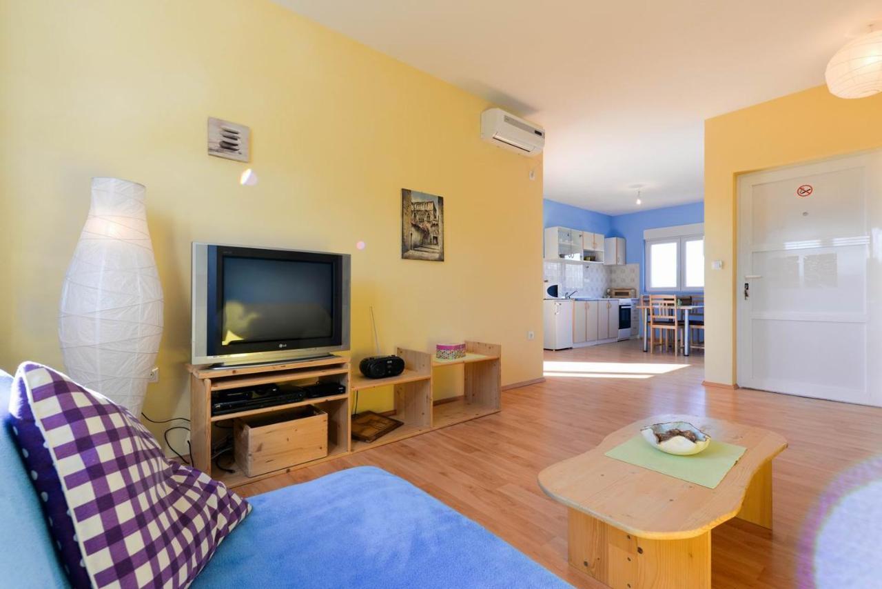 Paklina Apartments Starigrad Exterior photo